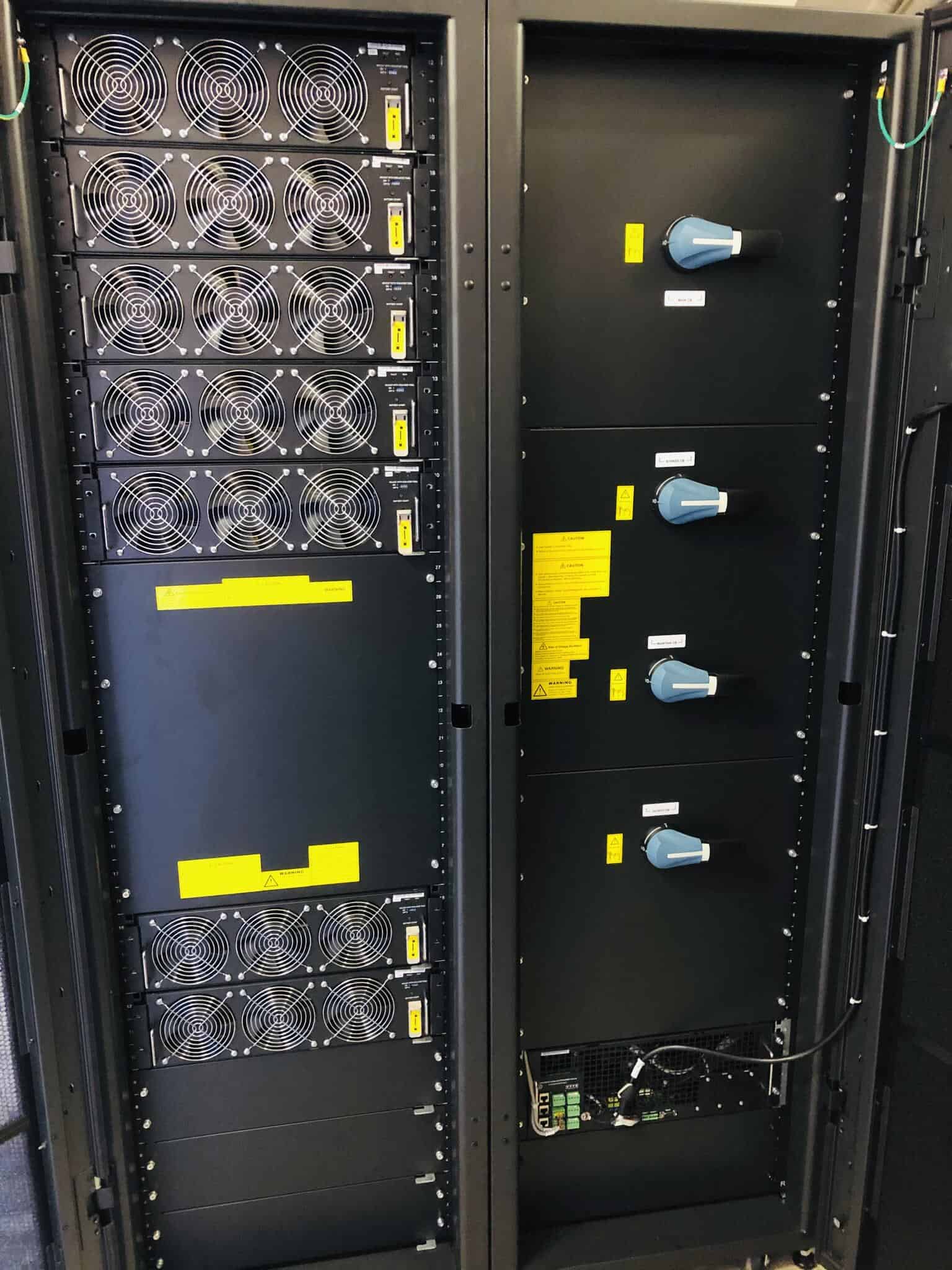 Layanan pemeliharaan UPS Liebert Vertiv Terbaik di Jakarta hadir untuk menjawab segala kebutuhan Anda mengenai Uninterruptible Power Supply. UPS menawarkan banyak manfaat, salah satunya adalah memberikan suplai daya listrik sementara saat arus listrik terhenti.