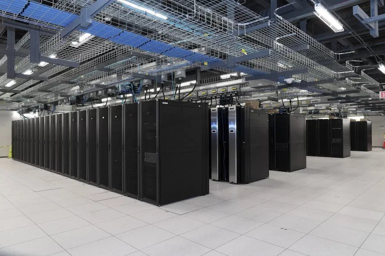 Micro data center merupakan solusi pintar dan fleksibel untuk pembangunan data center di area terbatas. Dengan penerapan yang tepat, micro data center adalah jawaban bagi perusahaan kecil dan menengah untuk bisa melangkah mengikuti perkembangan teknologi dengan anggaran dana lebih ringan.