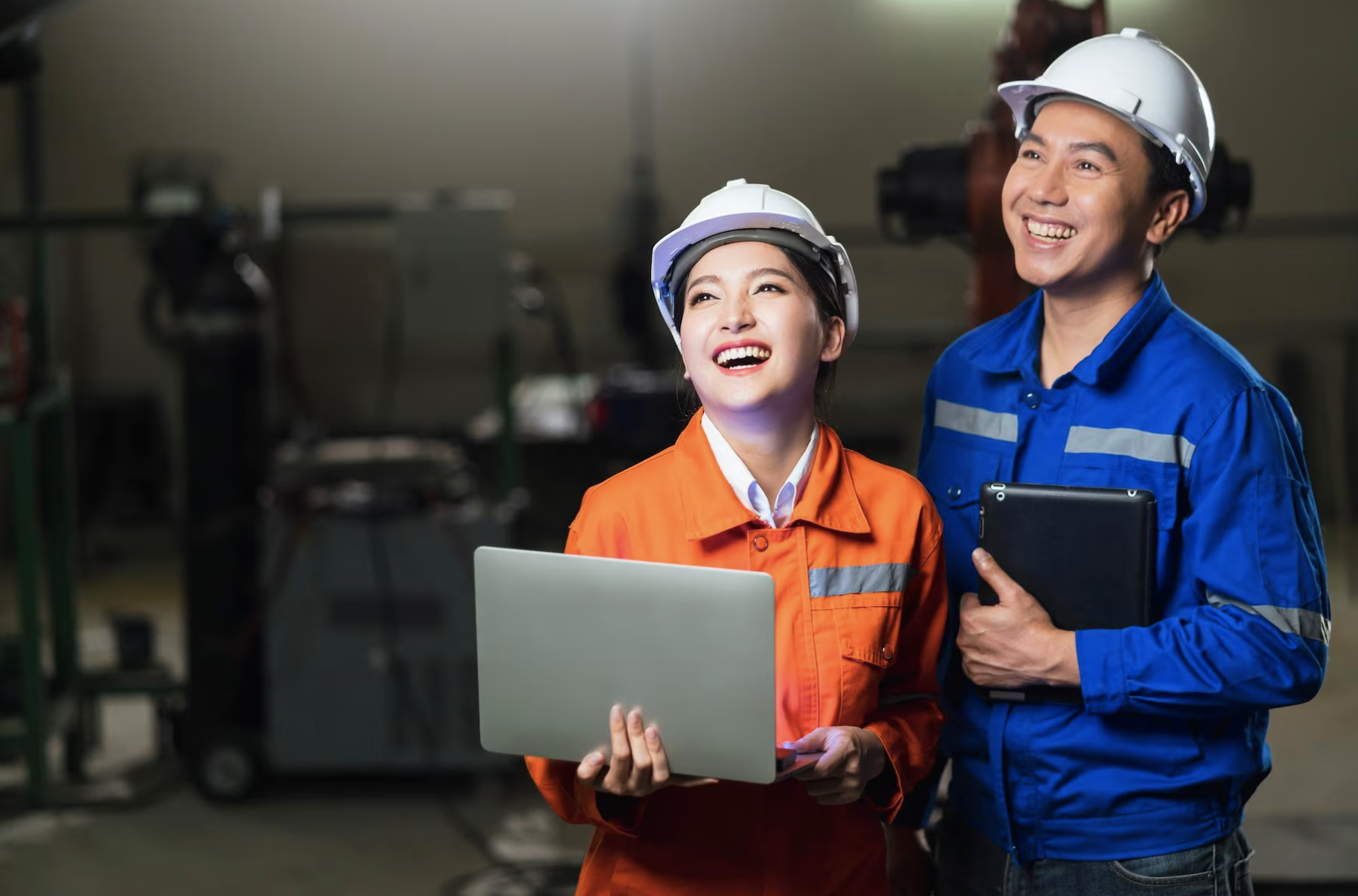 Pusat data memiliki peran yang sangat penting bagi kesuksesan bisnis, baik dalam skala kecil maupun besar. Hal ini tak lepas dari perkembangan dunia digital yang kian pesat. Pengelolaan data yang baik, akan memberikan dampak positif bagi bisnis. Begitu pun sebaliknya, pengelolaan yang data yang buruk dapat menghancurkan bisnis.